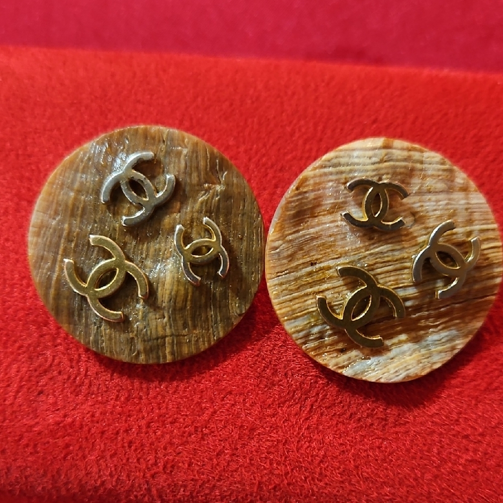 Vintage Chanel Shell Clip On Earrings